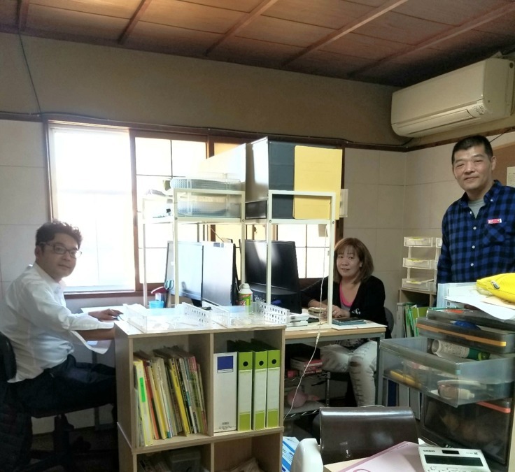 NPO法人ライフケア学園前(介護職/ヘルパーの求人)の写真:皆、楽しく和気あいあいと仕事をしてま~ス。
一緒に働きませんか?