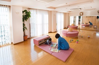 岩田病院（管理栄養士/栄養士の求人）の写真3枚目：様々な用途に使用できる多目的ホールもあります