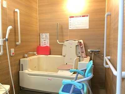 住宅型有料老人ホームエルスリー厚木の写真4枚目:浴室は、一般的な浴室と機械浴の2種類を設置しています