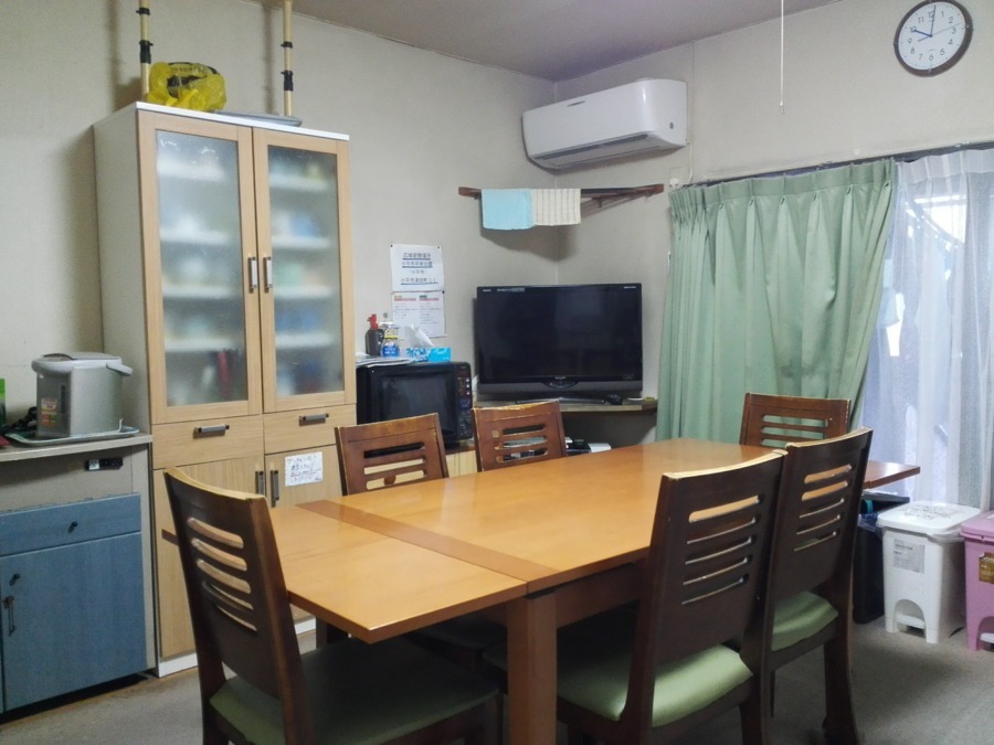 国分寺戸倉寮（生活支援員の求人）の写真4枚目：食堂です。