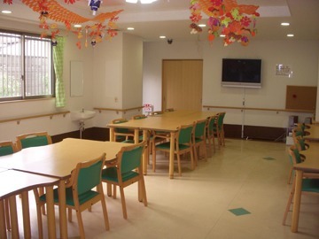 介護付き有料老人ホーム　ミヨ倶楽部堺の写真2枚目：食堂
