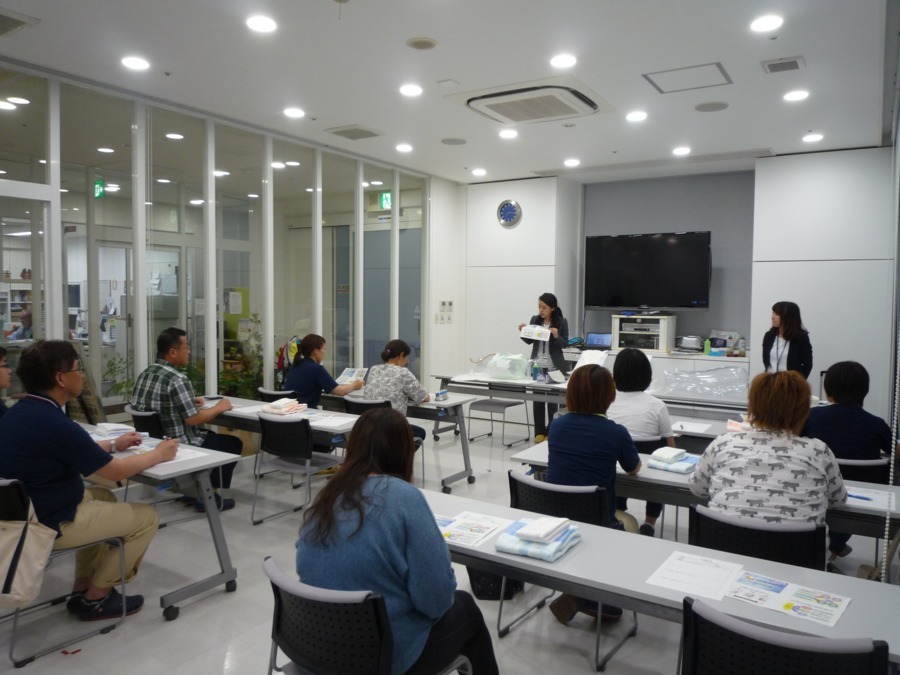 地域包括支援センターレーベンズポルト（看護師/准看護師の求人）の写真2枚目：地域のケアマネさんやヘルパーさん向けの勉強会を開催しています。