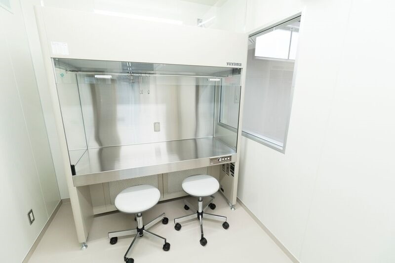ドリーム薬局 山崎店（薬剤師の求人）の写真4枚目：地域のかかりつけ薬局として幅広い処方箋を応需できるよう無菌調剤室を設置しています