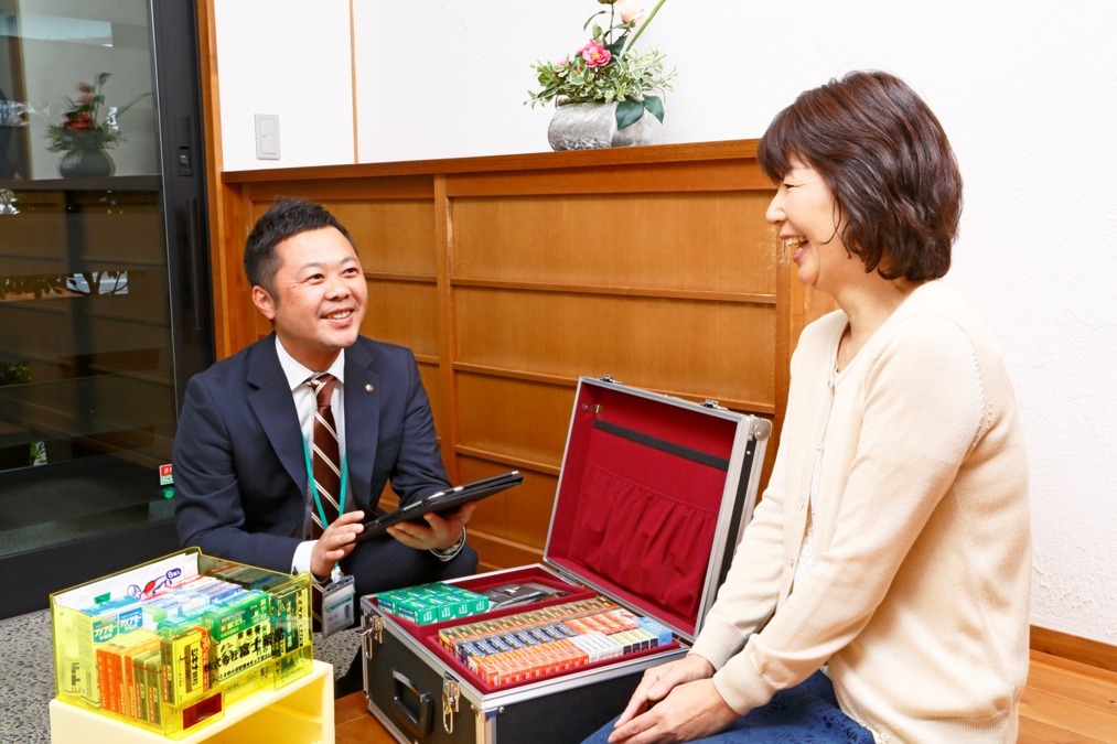 株式会社富士薬品 鹿児島西営業所(登録販売者の求人)の写真:富士薬品の一員となって安心と笑顔を届けませんか?