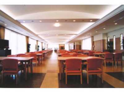 茨木特別養護老人ホームラガール【訪問介護】の写真3枚目：食堂・機能訓練スペース