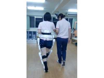 霧島記念病院【夜勤専従】(看護助手の求人)の写真3枚目:最近話題の介護支援ロボットスーツ HALも8年前に導入しています。