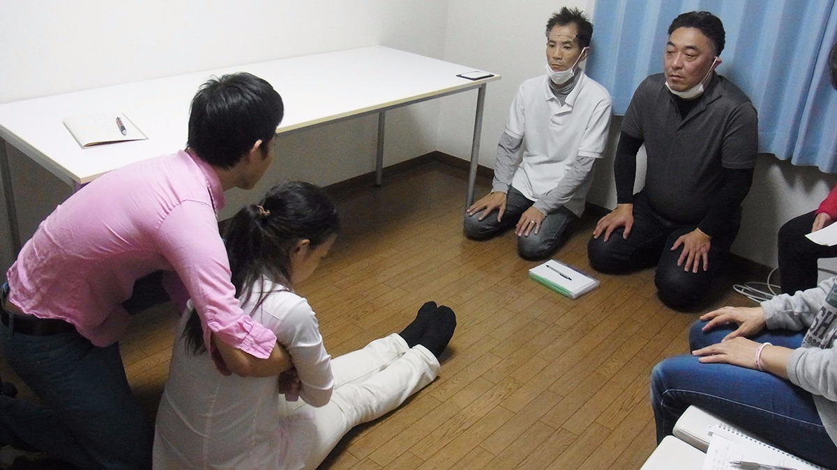 ヘルパーステーション スマイライフ代々木上原の写真5枚目：弊社所属PTによるリハビリ研修