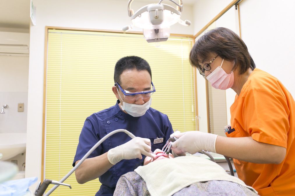 医療法人社団　ひまわり歯科の写真8枚目：基本4ハンド診療です。
