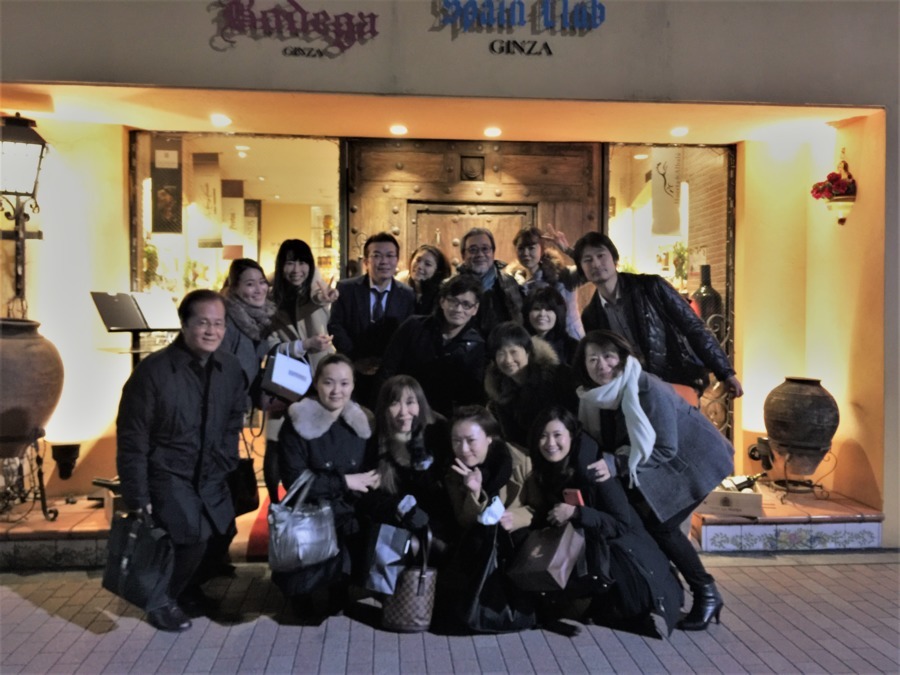 ワールドシティデンタルクリニックの写真6枚目：忘年会、全員集合！　年に一度法人のスタッフが全員集まります