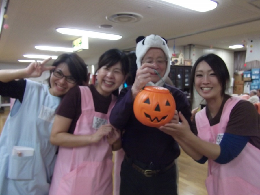 特別養護老人ホーム文京くすのきの郷（介護職/ヘルパーの求人）の写真4枚目：ハロウィーン　文京くすのきの郷