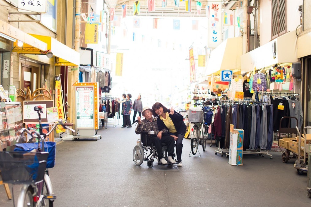 寿幸苑ヘルパーステーションの写真4枚目：商店街は何でもあってやっぱり楽しいです！♪