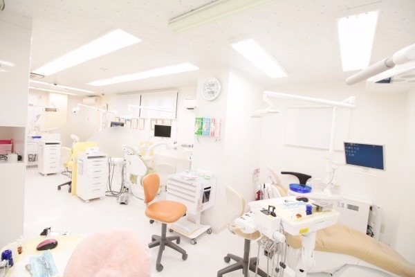 きらら歯科の写真2枚目：清潔感溢れる診療室です