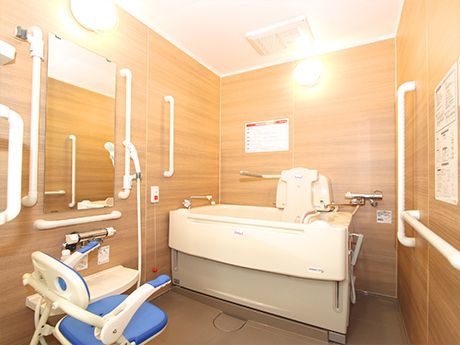 D-Life小牧の郷(サービス提供責任者の求人)の写真:一般的な浴室と機械浴の2種類を設置しています