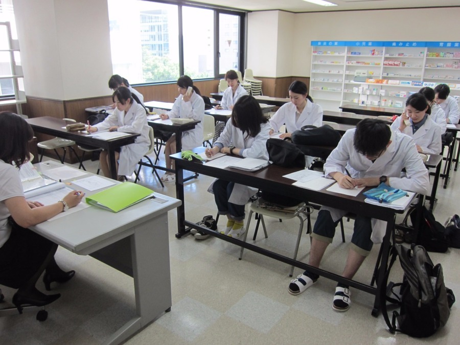 学校法人 北海道安達学園　北海道どうぶつ・医療専門学校（医療事務/受付の求人）の写真2枚目：実際の職場と同じような施設で授業を行います。