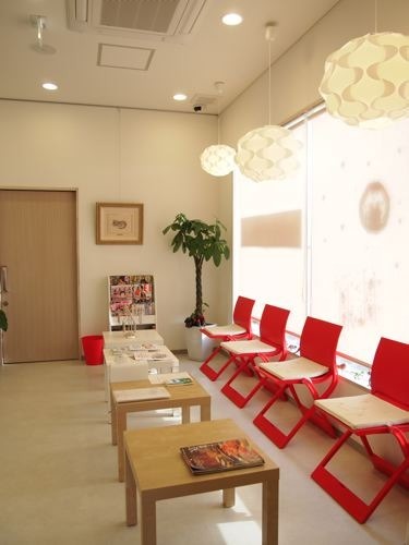 ひたちの矯正歯科医院（歯科医師の求人）の写真8枚目：ひたちの矯正歯科医院待合室