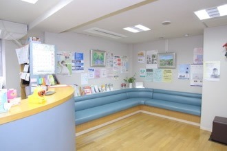 高橋歯科（歯科衛生士の求人）の写真2枚目：痛みや腫れといった患者様の負担が起こりにくいよう、最新の治療を行っていおります。