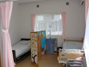 まるにデイサービスの写真3枚目：ゆったり過ごせる休養室。