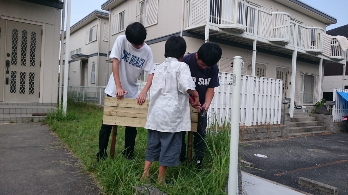 放課後等デイサービスSAKURA Ｋids’の写真7枚目：みんなで園の看板を作りました。