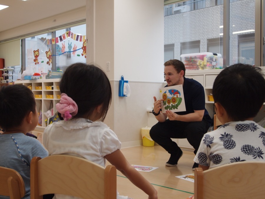 モニカ人形町園（保育士の求人）の写真3枚目：英語教育も行っています