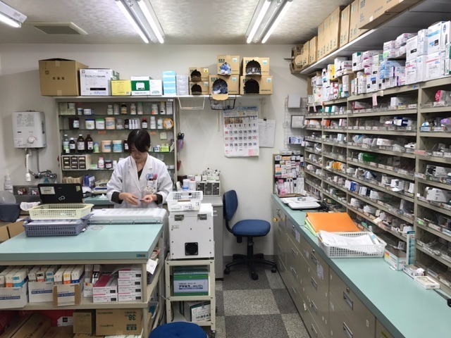ヒノマル薬局　一色新町店（薬剤師の求人）の写真3枚目：自動分包機や自動練り機など設備が整っています