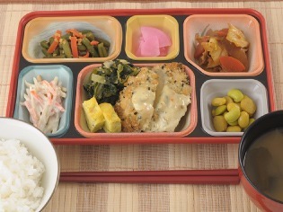 駅前英水苑居宅介護支援事業所の写真2枚目:美味しくて健康的な食事をご用意しております