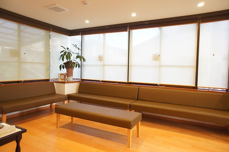なかやま医院（看護師/准看護師の求人）の写真2枚目：広々とした待合室です