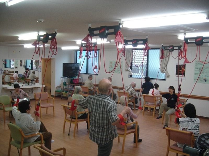 アーチ・デイサービス加古川西(生活相談員の求人)の写真:楽しみながらトレーニングしています♪