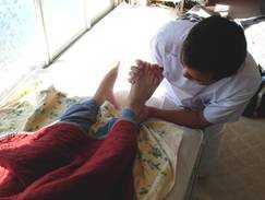 株式会社みやとの写真3枚目:足指第1関節リラクゼーションになります