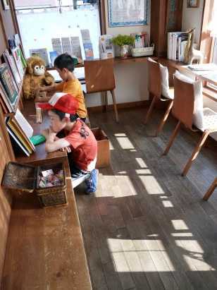 レイラ歯科・小児歯科(歯科助手の求人)の写真3枚目:患者様は、小児歯科、床矯正、インプラント、審美、一般治療と様々な方がお見えです。