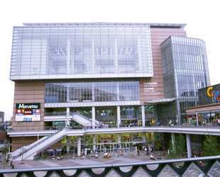 ラムザ歯科クリニック(歯科衛生士の求人)の写真2枚目:駅から徒歩1分、通勤に便利な環境です!