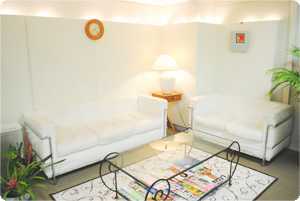 伊藤歯科医院の写真2枚目:アットホームな歯科医院で一緒に働きませんか?