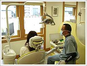 池田歯科医院の写真2枚目:保険治療を基本に、矯正 インプラントを専門外来にし、多様なニーズに応えていきたいと思っています。