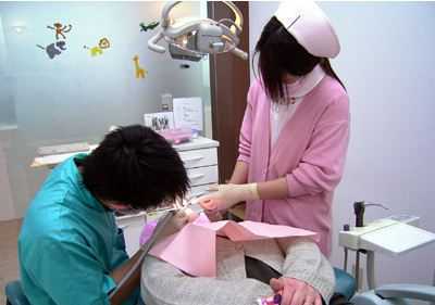 さくら歯科医院分院の写真3枚目:ユニットは6台。全て個室タイプです。