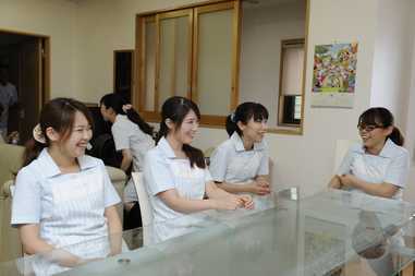 高澤歯科クリニック（歯科医師の求人）の写真15枚目：スタッフの部屋で撮影！