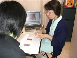 ヨネダ歯科医院（歯科衛生士の求人）の写真3枚目：カウンセリングの様子です。