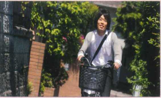 LE 福祉用具・介護用品 日暮里の写真2枚目：電動自転車で移動します。地域密着なので、訪問地域は会社から電動自転車で移動可能なエリアに限定。