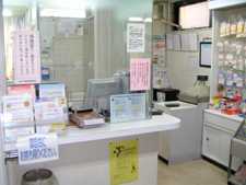 コスモ薬局行徳駅前店（調剤事務の求人）の写真2枚目：お薬以外の事でも気軽に相談できる親しみやすい薬局を目指しています