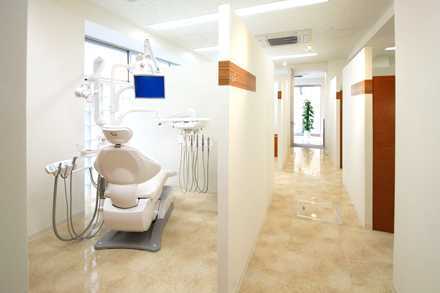 天野歯科医院の写真3枚目:治療スペースを個室化し、患者さんのプライバシーを守るようにしています