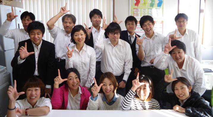 LE 在宅・施設訪問看護ステーション三軒茶屋支店(保健師の求人)の写真:皆でLEの「L」!
