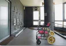 医療法人恒仁会 近江温泉病院の写真3枚目:車椅子のまま入浴できる天然温泉です