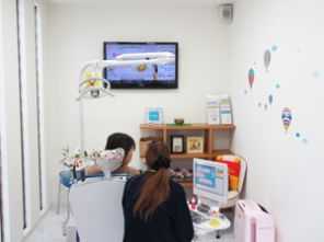 あきやま歯科の写真2枚目：半個室のプライバシーに配慮された診療室です
