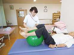 複合施設ホリスティカかまたの写真5枚目:マンツーマンでリハビリをします
