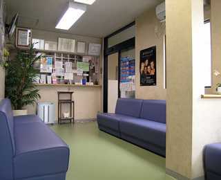 本多歯科医院の写真2枚目:待合室・診察室は「殺菌・除菌・脱臭」を行っています