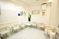 ふくざわ歯科の写真4枚目:清潔で広々とした院内はスタッフにとっても快適な空間♪