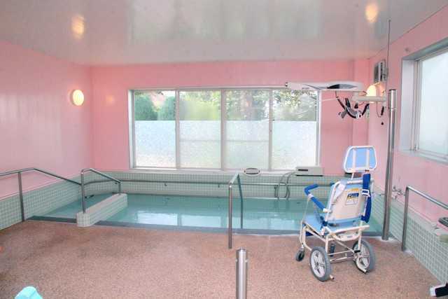 デイサービスセンター ハートフルノーマライの写真3枚目:リフト浴槽も完備