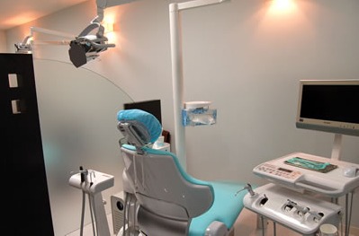 南馬込歯科医院の写真3枚目:ユニットごとに仕切られた診療スペース