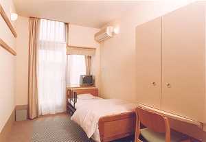 障害者支援施設セルプ・ガーデンハウスの写真4枚目:全室バルコニー付きの居室