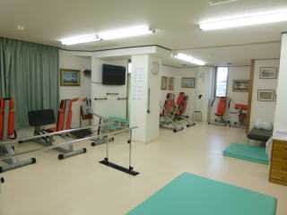 皆川クリニックの写真3枚目:設備の整ったデイケア理学療法室