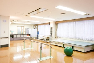 介護老人保健施設コスモス楽寿苑の写真2枚目:リハビリに重点をおいたケアを提供する施設です