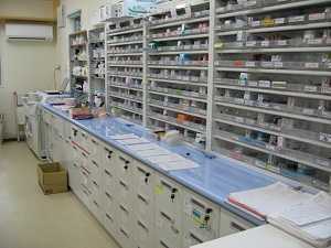 調剤薬局花みかん　たらちね店の写真3枚目：設備の整った調剤室です